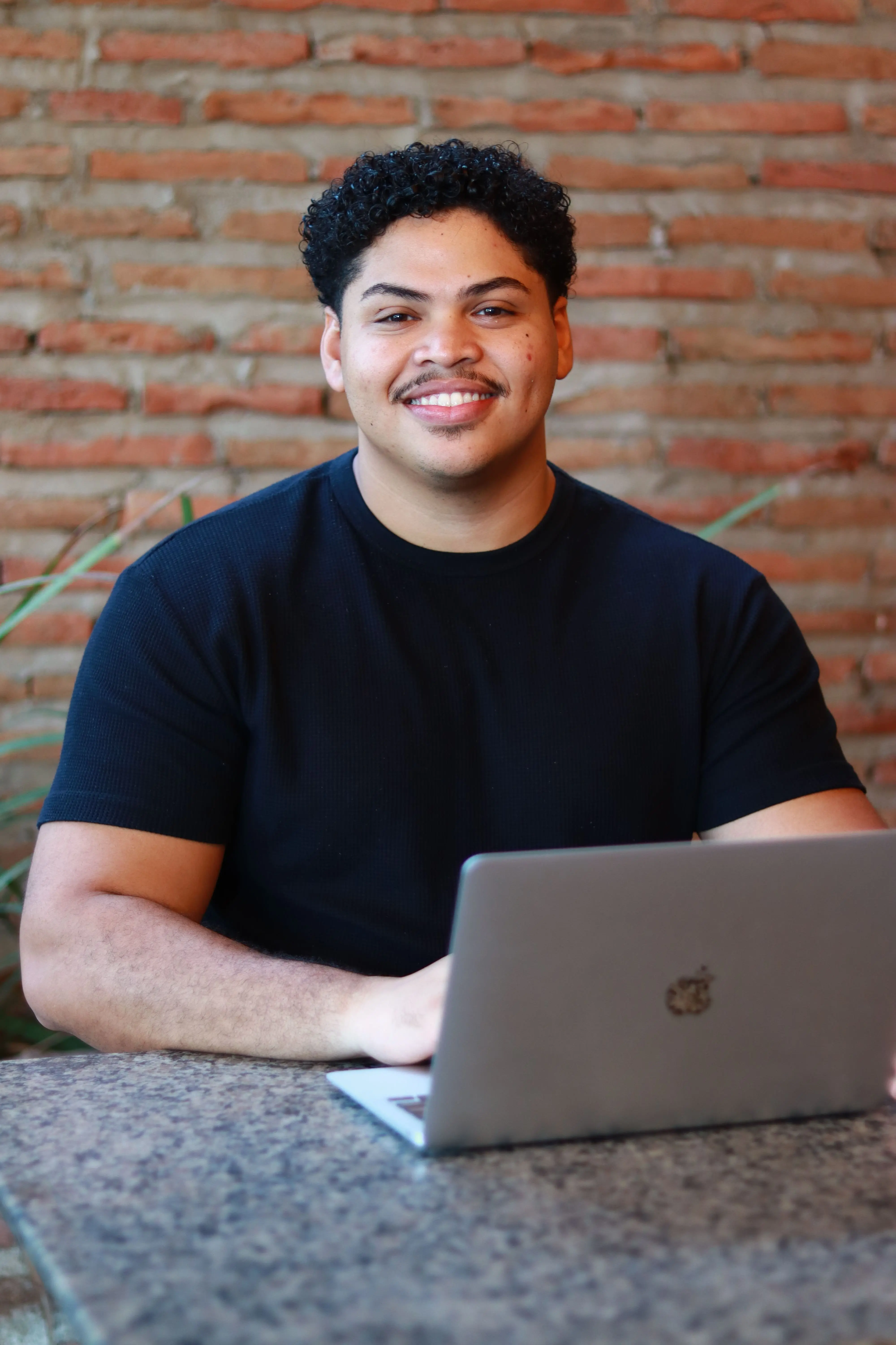 Geovane Mendes, Farmacêutico e Estrategista de Marketing